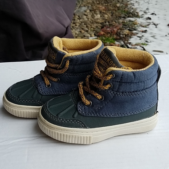 Authentic OshKosh Bgosh Boy Winter/Rain Boots US 5 - Picture 2 of 6